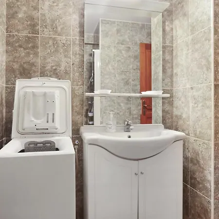 Rez De Jardin Dans 빌라 *