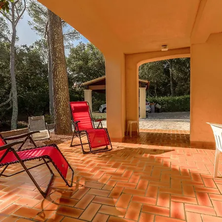 Villa Rez De Jardin Dans