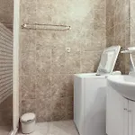 Rez De Jardin Dans Villa *