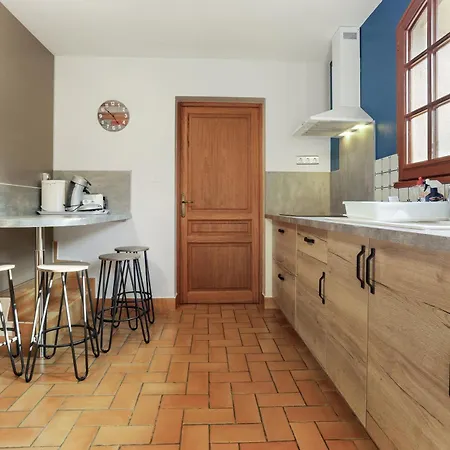 Rez De Jardin Dans Villa