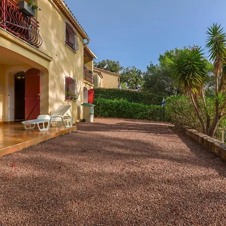 Rez De Jardin Dans * Saint-Raphael (Var)