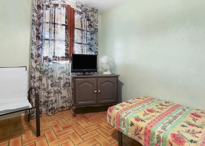 Rez De Jardin Dans *