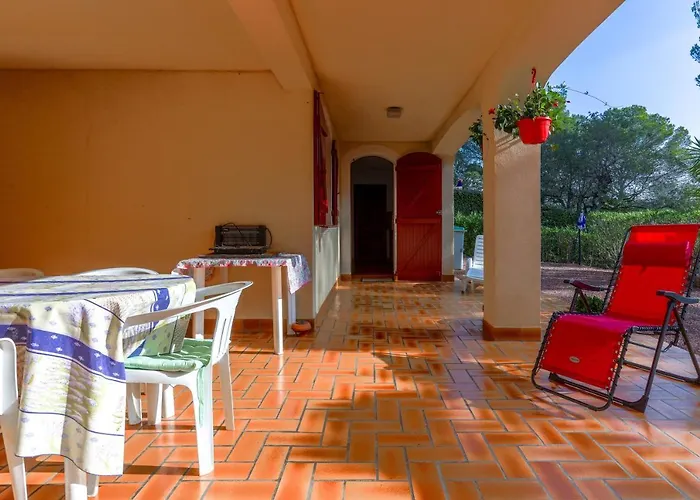 Rez De Jardin Dans Villa