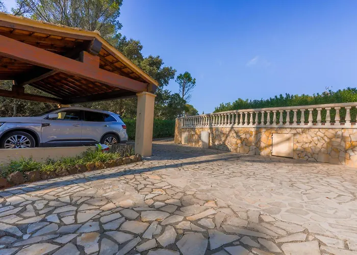 Rez De Jardin Dans Saint-Raphael (Var)