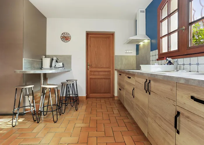 Rez De Jardin Dans Villa