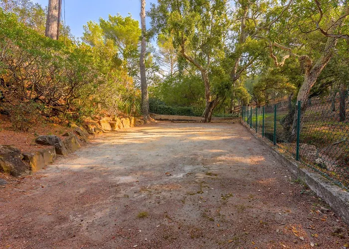 Rez De Jardin Dans *