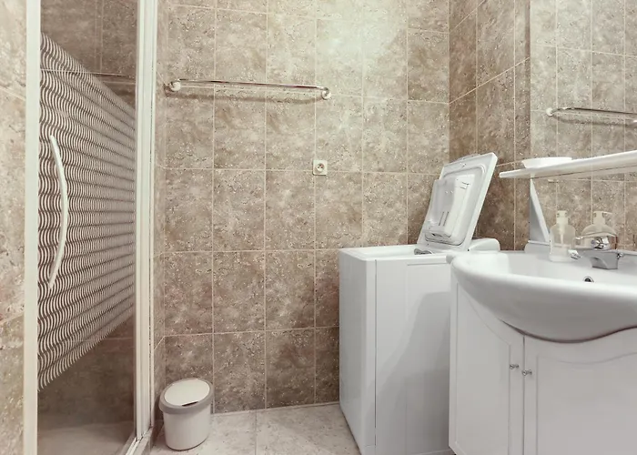 Rez De Jardin Dans Villa *